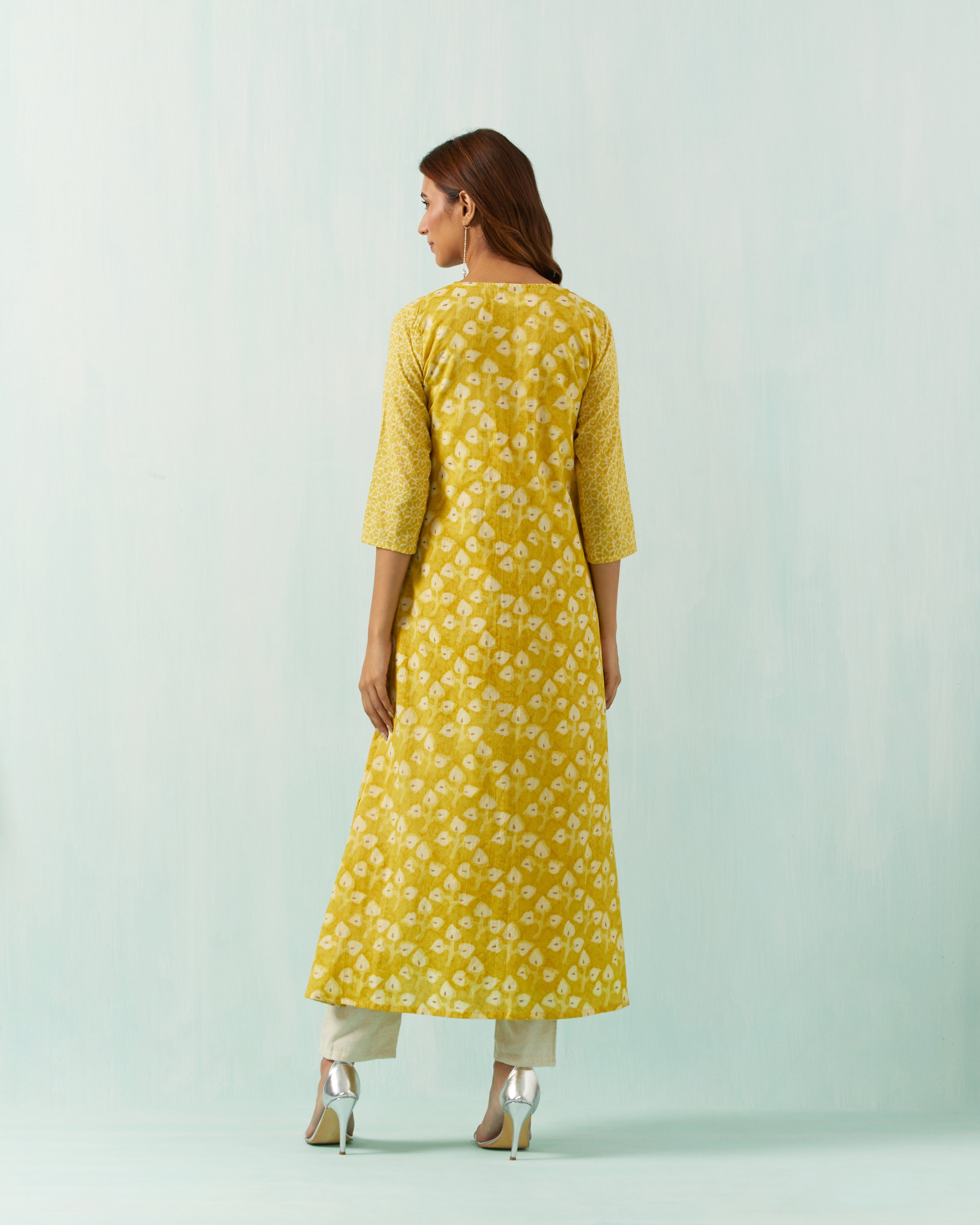 COTTON OVERLAY KURTA WITH EMBROIDERED COLLAR