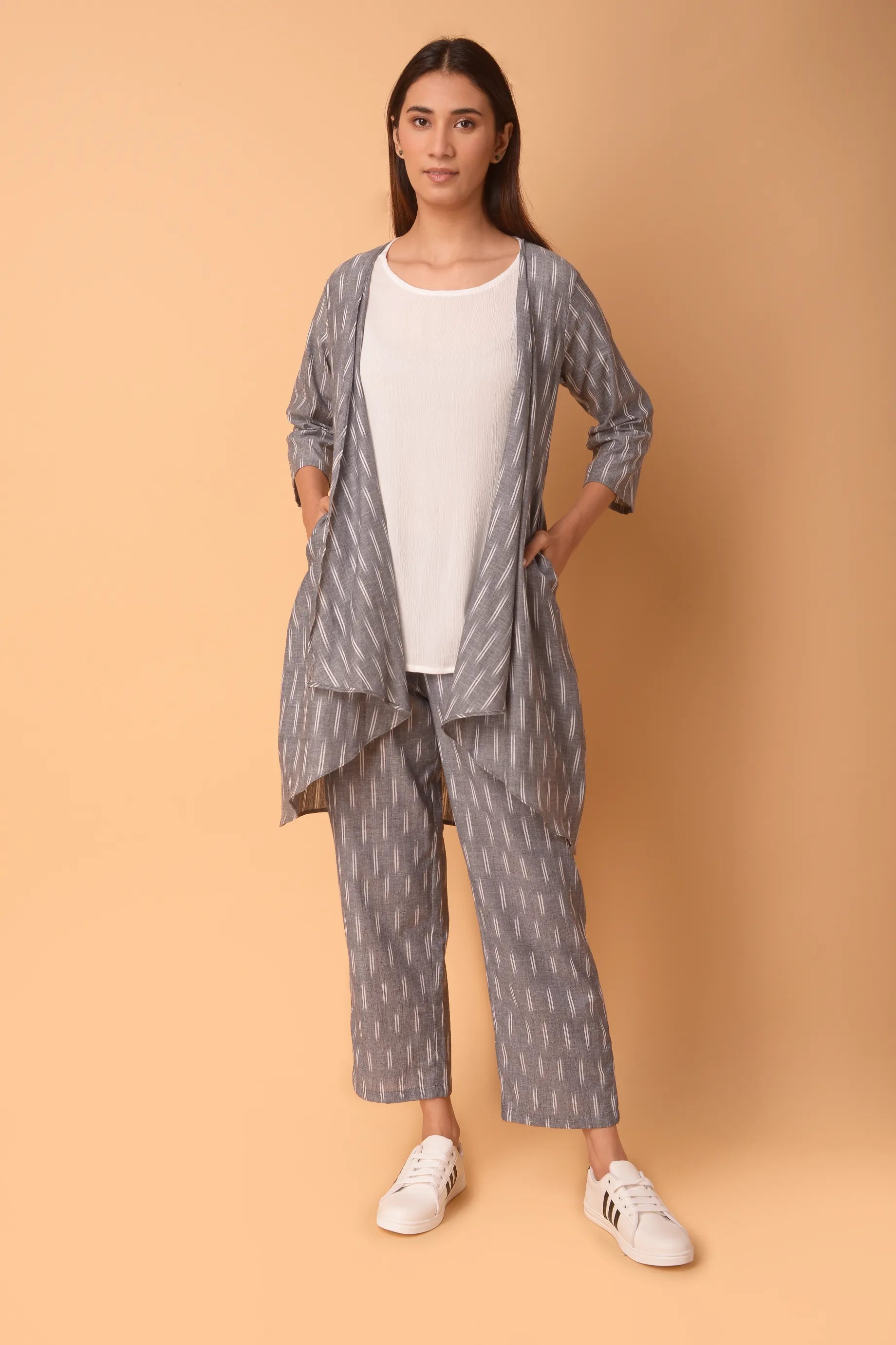 GREY COTTON SHRUG