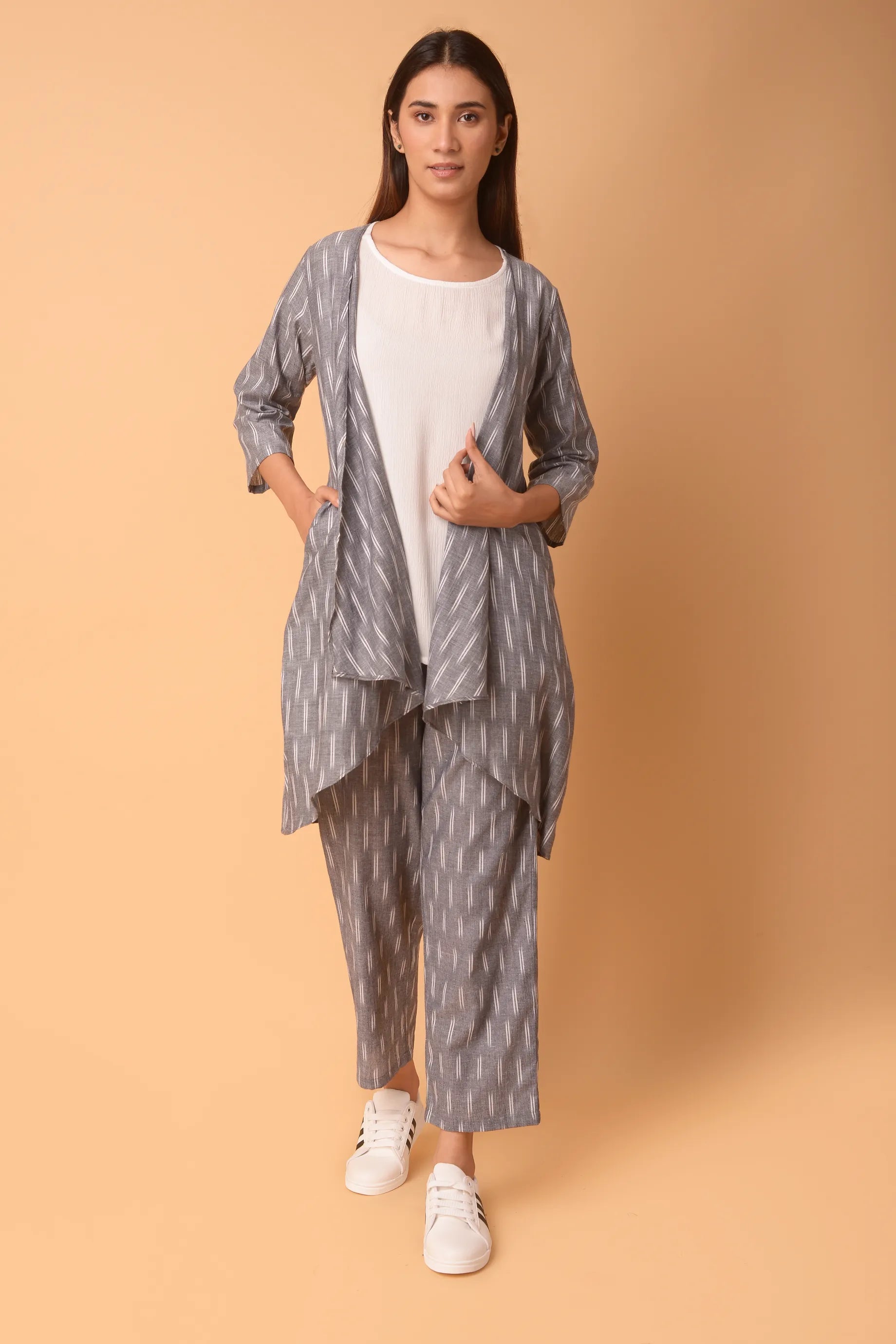 GREY COTTON SHRUG