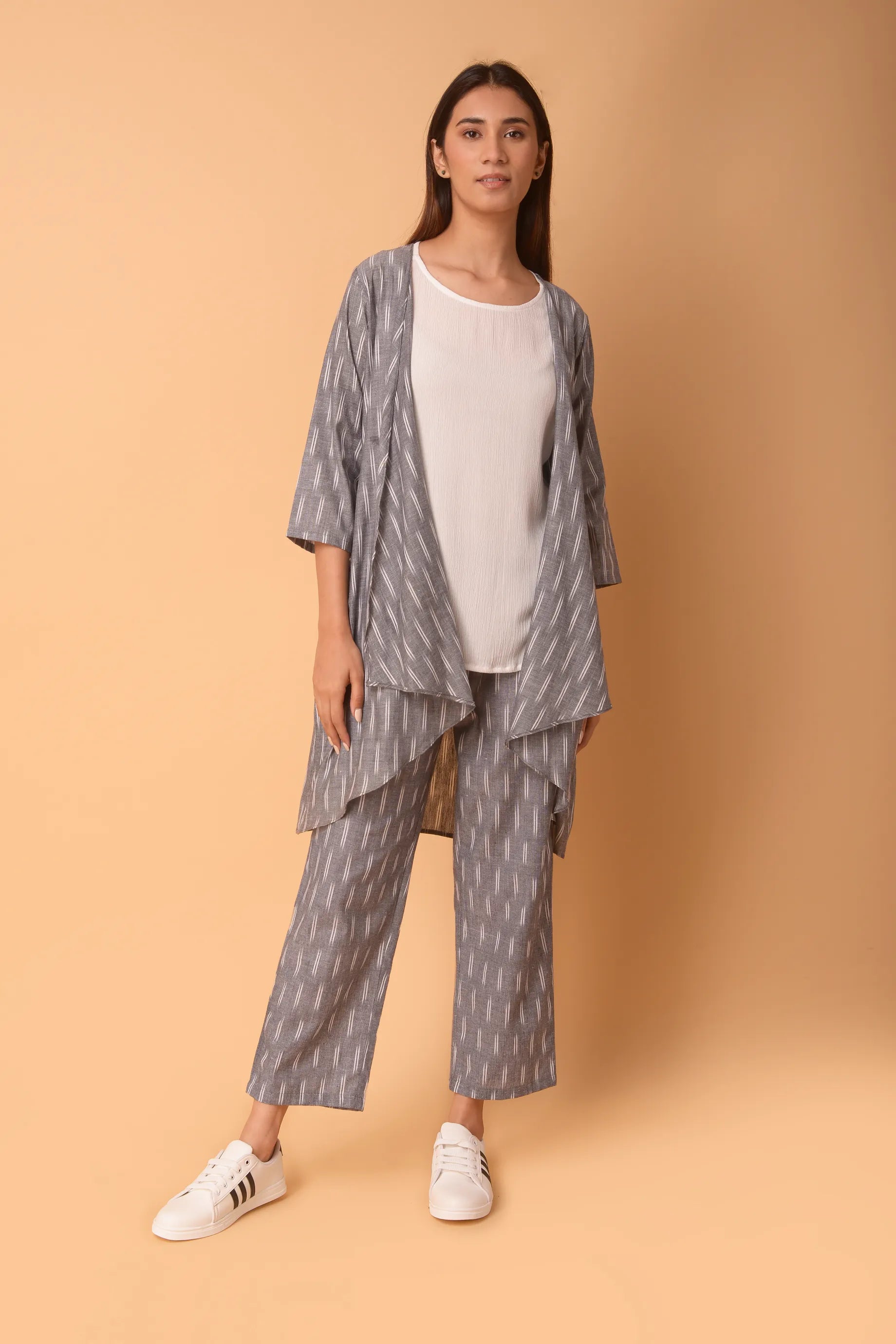 GREY COTTON SHRUG