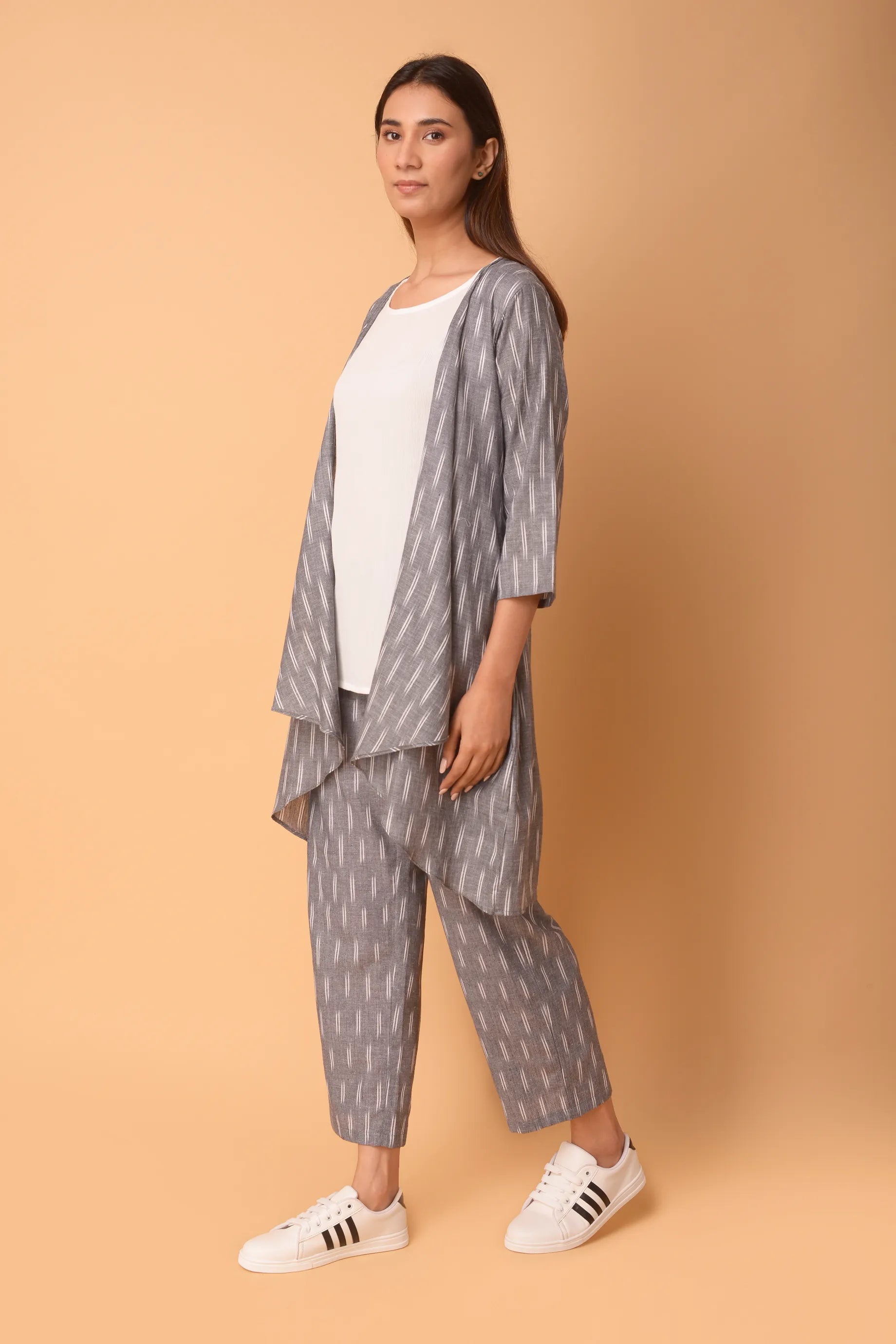 GREY COTTON SHRUG