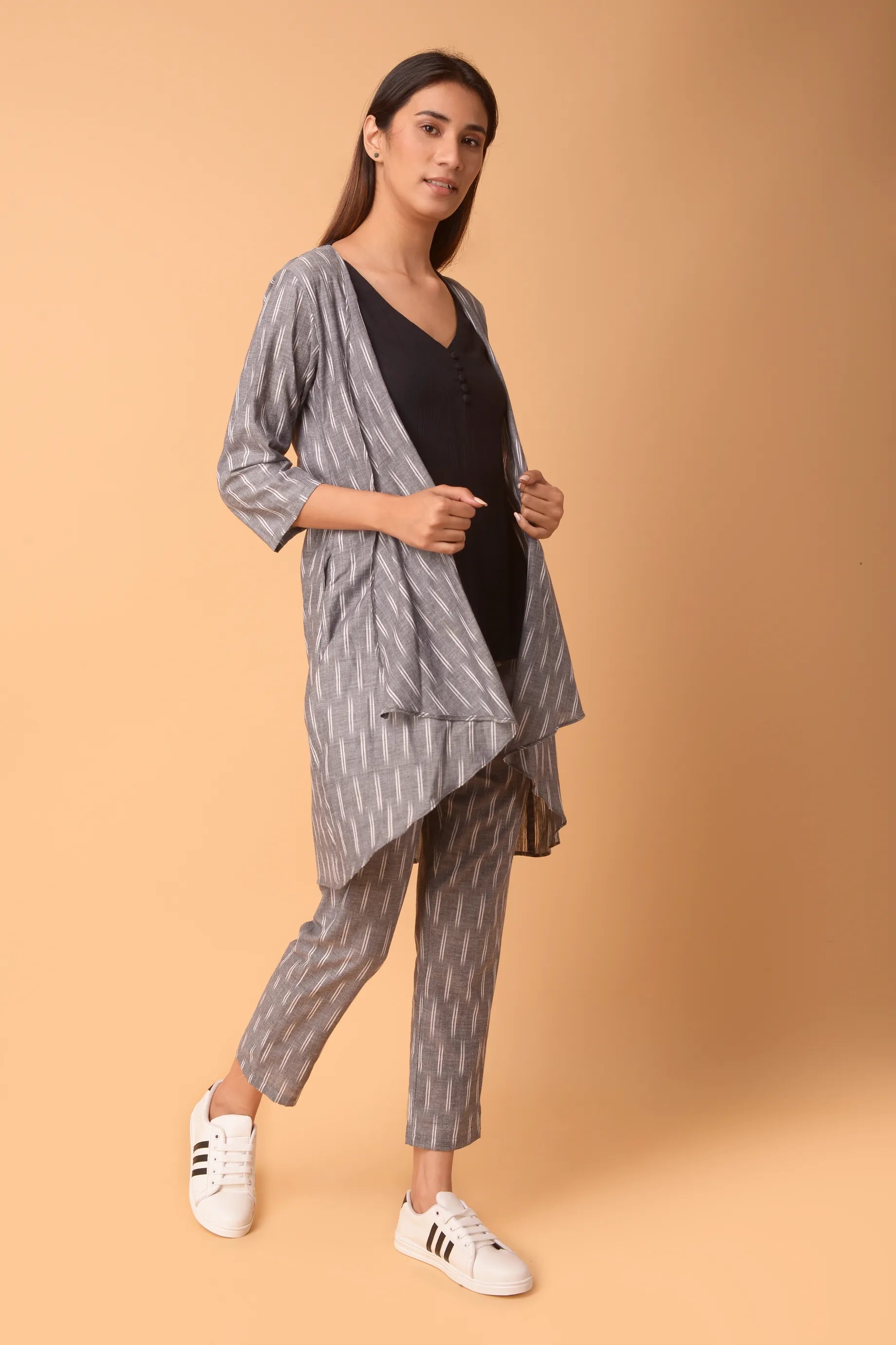 GREY COTTON SHRUG