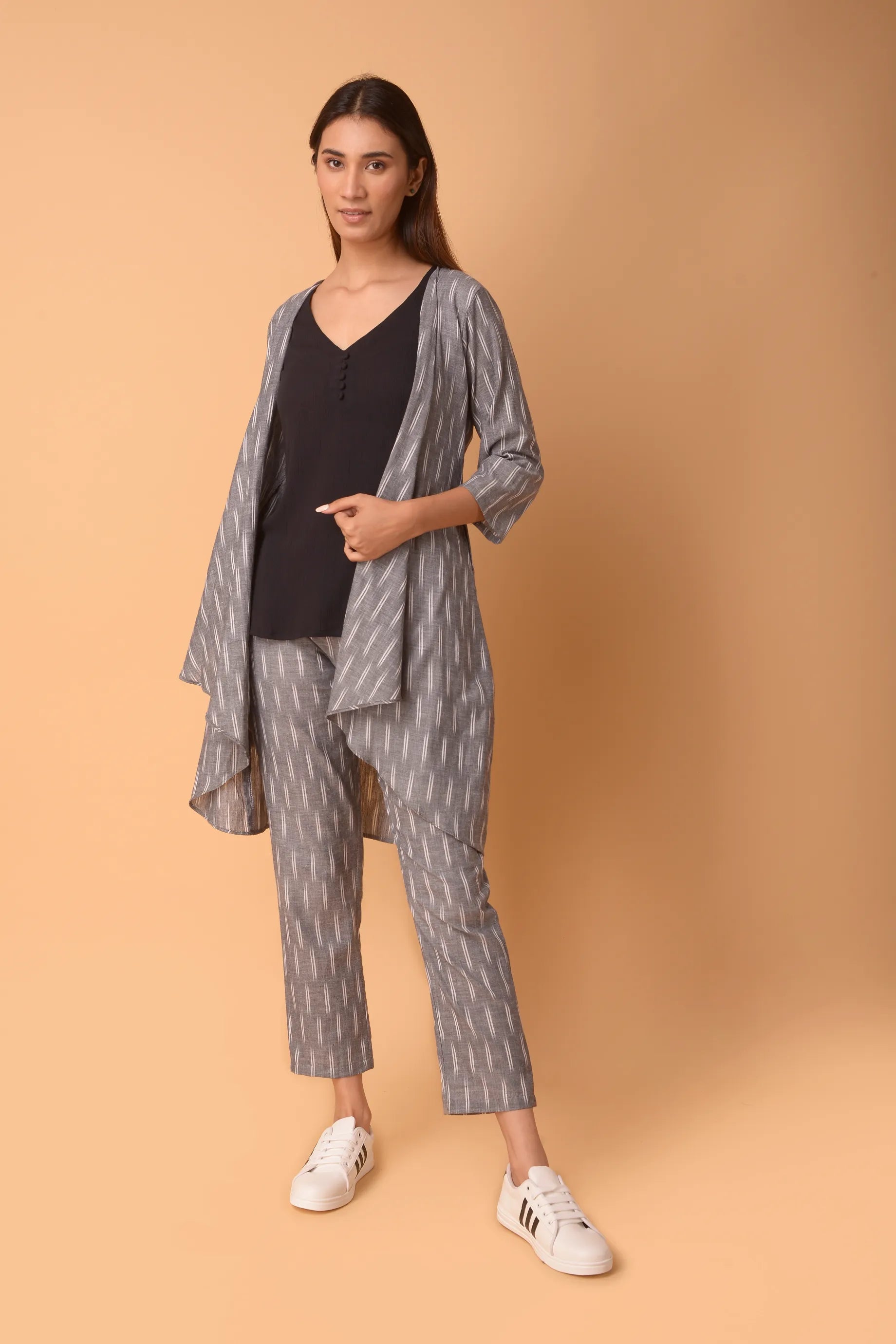 GREY COTTON SHRUG