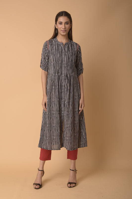 BLACK COTTON KURTA WITH EMBROIDERY DETAILS ON SHOULDER